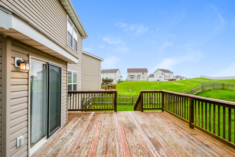 2,415/Mo, 126 August Place Ct Florissant, MO 63034 Deck View