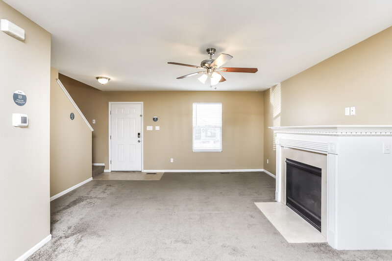 2,145/Mo, 755 Rockshire Dr Herculaneum, MO 63048 Living Room View 2