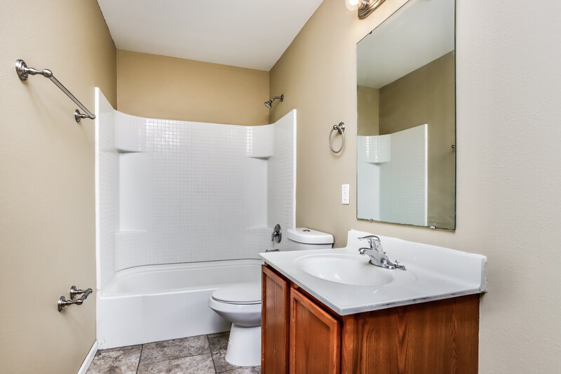 2,145/Mo, 755 Rockshire Dr Herculaneum, MO 63048 Bathroom View