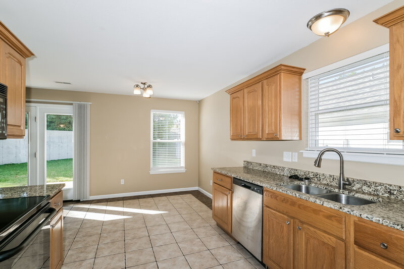 2,130/Mo, 1109 Virginia Ave Crystal City, MO 63019 Kitchen View 2