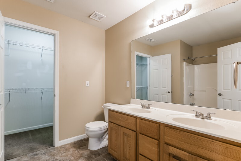 2,130/Mo, 1109 Virginia Ave Crystal City, MO 63019 Main Bathroom View