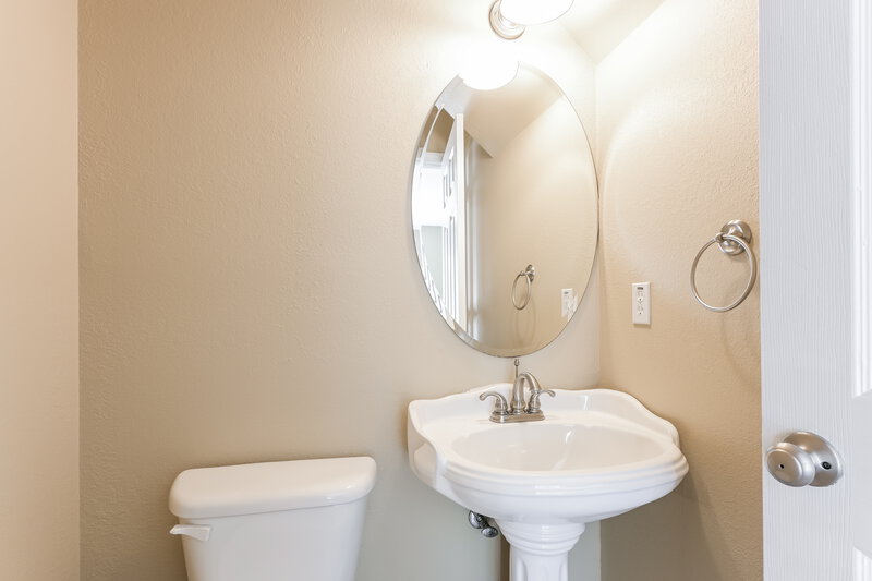 2,130/Mo, 1109 Virginia Ave Crystal City, MO 63019 Bathroom View 2