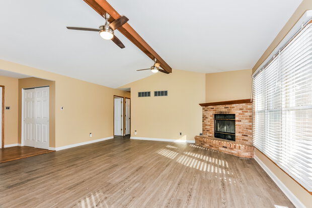 1,780/Mo, 1060 Riverwood Place Dr Florissant, MO 63031 Living Room View 2