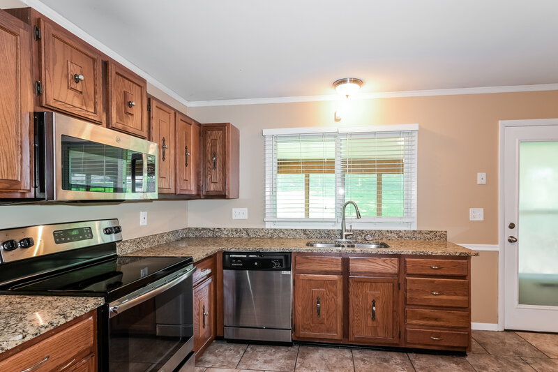 2,680/Mo, 174 Birchleaf Dr Saint Peters, MO 63376 Kitchen View 2
