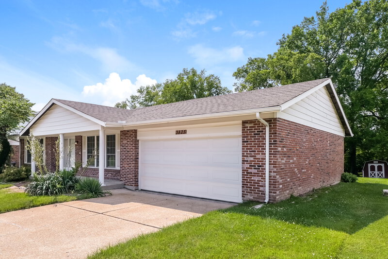 2,920/Mo, 3825 Arbre Ln Florissant, MO 63034 Front View