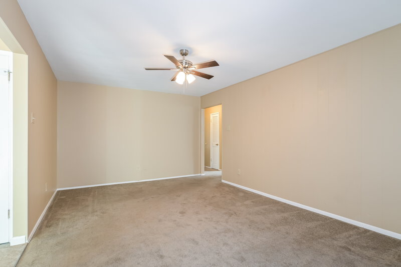 2,920/Mo, 3825 Arbre Ln Florissant, MO 63034 Living Room View