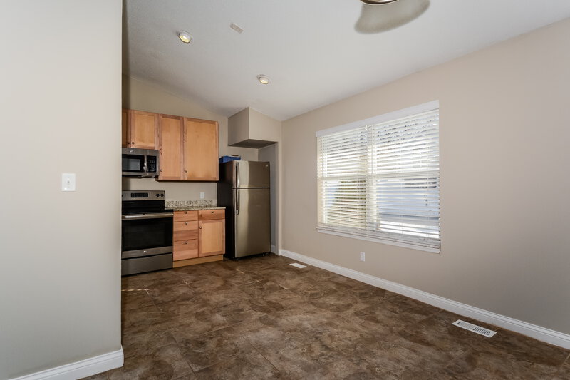 2,130/Mo, 2232 Central Parkway Dr Florissant, MO 63031 Dining Room View 2