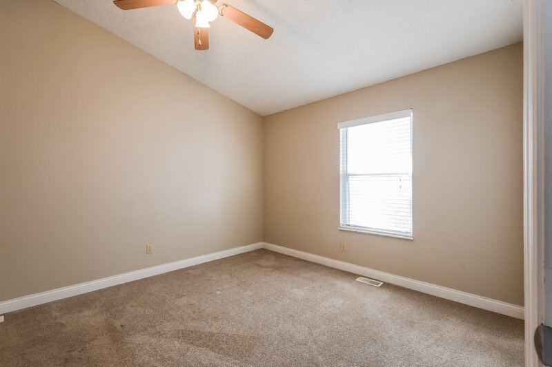 2,130/Mo, 2232 Central Parkway Dr Florissant, MO 63031 Master Bedroom View