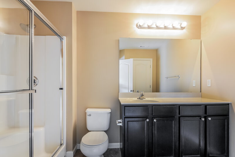 1,860/Mo, 209 Cimarron Ridge Crossing Wentzville, MO 63385 Main Bathroom View