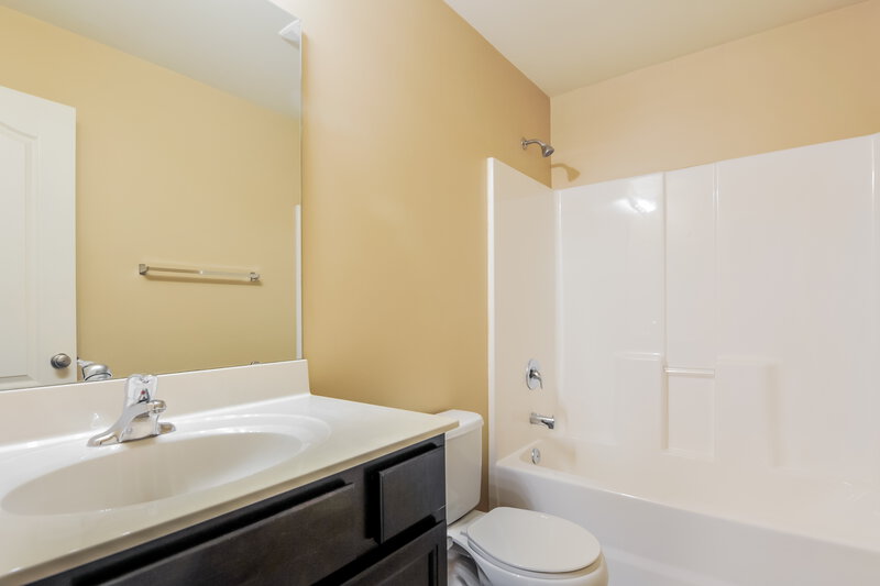 1,860/Mo, 209 Cimarron Ridge Crossing Wentzville, MO 63385 Bathroom View