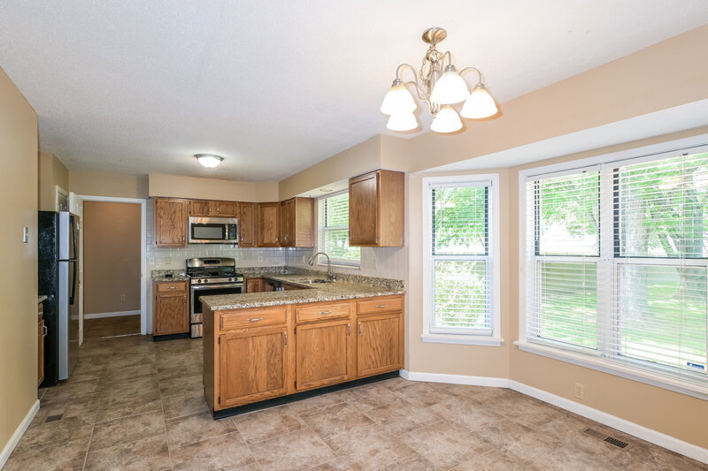 2,420/Mo, 3827 Salvation Rd Florissant, MO 63034 Breakfast Nook View