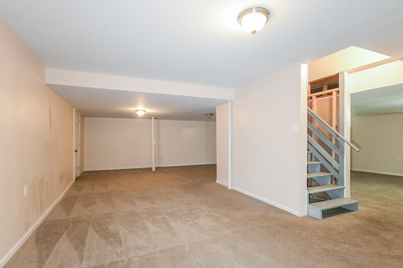2,420/Mo, 3827 Salvation Rd Florissant, MO 63034 Basement View