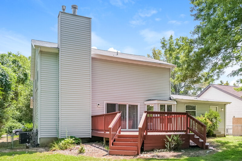 2,420/Mo, 3827 Salvation Rd Florissant, MO 63034 Rear View 2