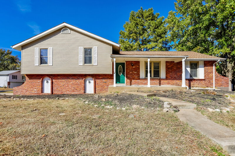 2,290/Mo, 1 Oakview Dr Saint Peters, MO 63376 External View