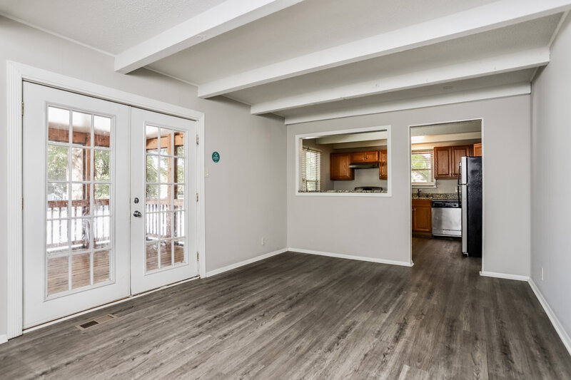 2,290/Mo, 1 Oakview Dr Saint Peters, MO 63376 Living Room View 2