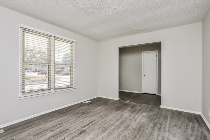 2,290/Mo, 1 Oakview Dr Saint Peters, MO 63376 Family Room View