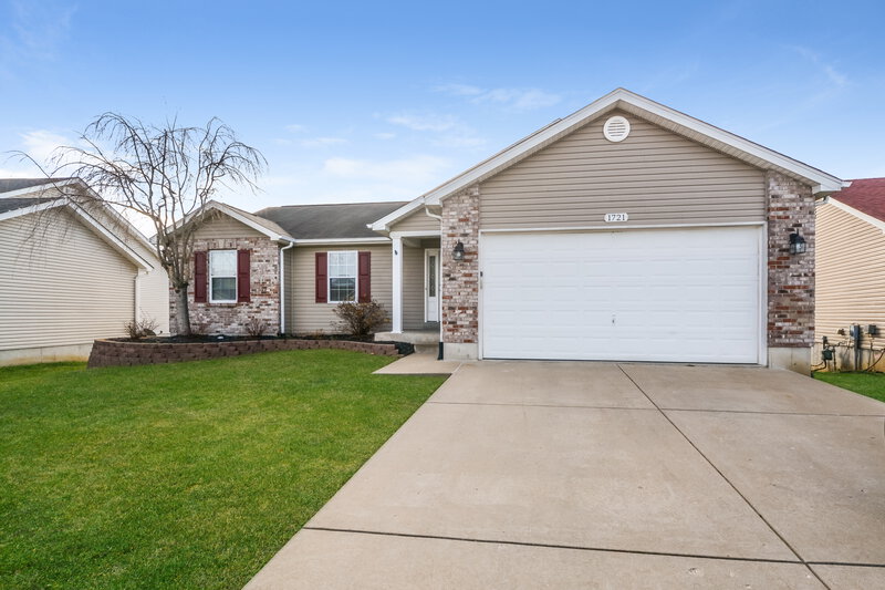 2,500/Mo, 1721 Waters Edge Way Pevely, MO 63070 External View