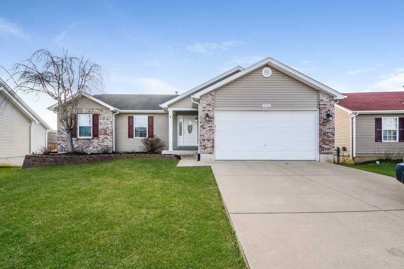 2,500/Mo, 1721 Waters Edge Way Pevely, MO 63070 Front View