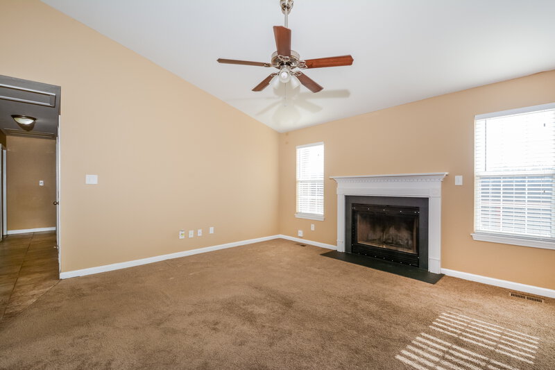 2,500/Mo, 1721 Waters Edge Way Pevely, MO 63070 Living Room View