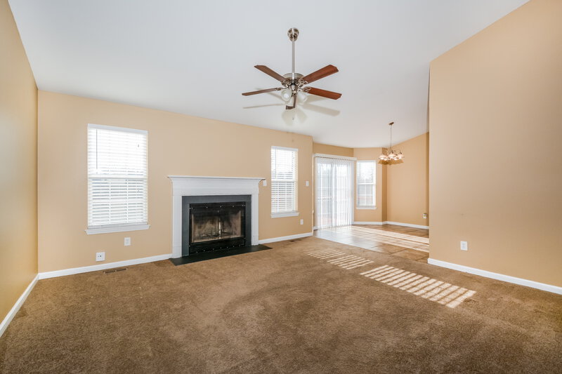 2,500/Mo, 1721 Waters Edge Way Pevely, MO 63070 Living Room View 3