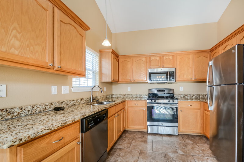 2,500/Mo, 1721 Waters Edge Way Pevely, MO 63070 Kitchen View