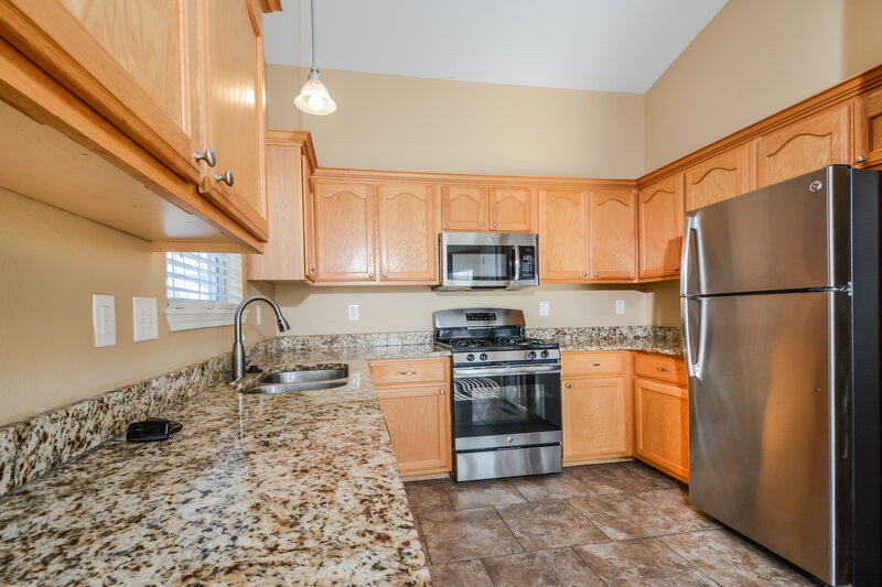 2,500/Mo, 1721 Waters Edge Way Pevely, MO 63070 Kitchen View 2