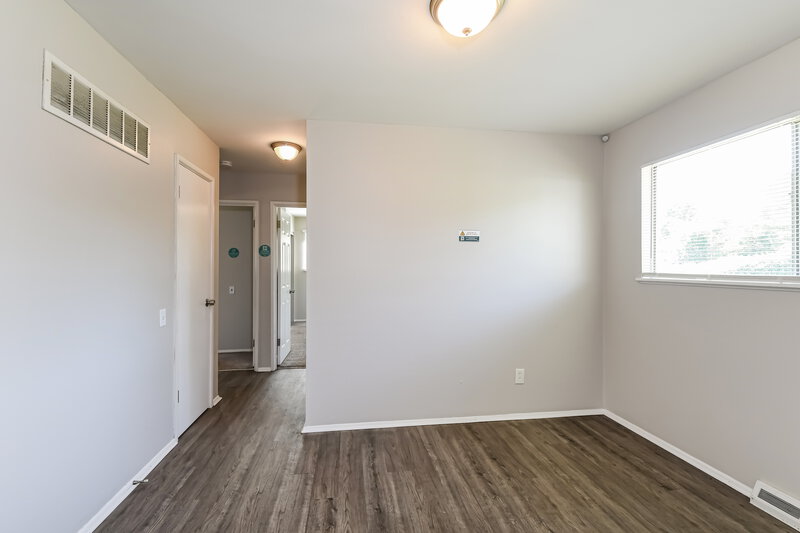 2,080/Mo, 2310 Flamingo Dr Florissant, MO 63031 Dining Room View