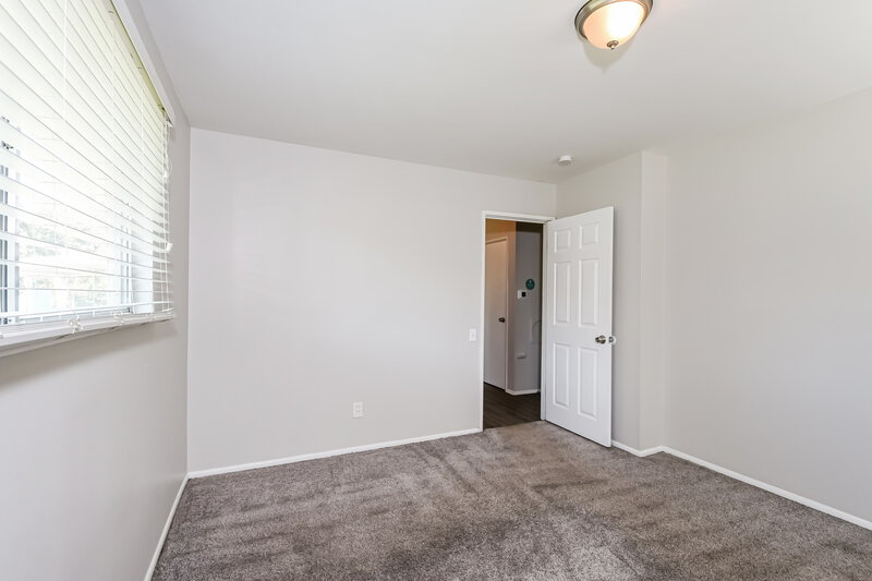 2,080/Mo, 2310 Flamingo Dr Florissant, MO 63031 Main Bedroom View