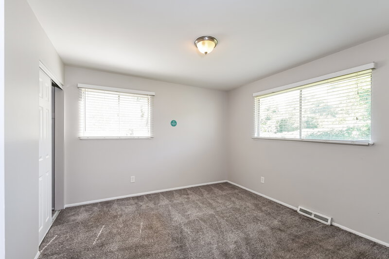 2,080/Mo, 2310 Flamingo Dr Florissant, MO 63031 Main Bedroom View 2