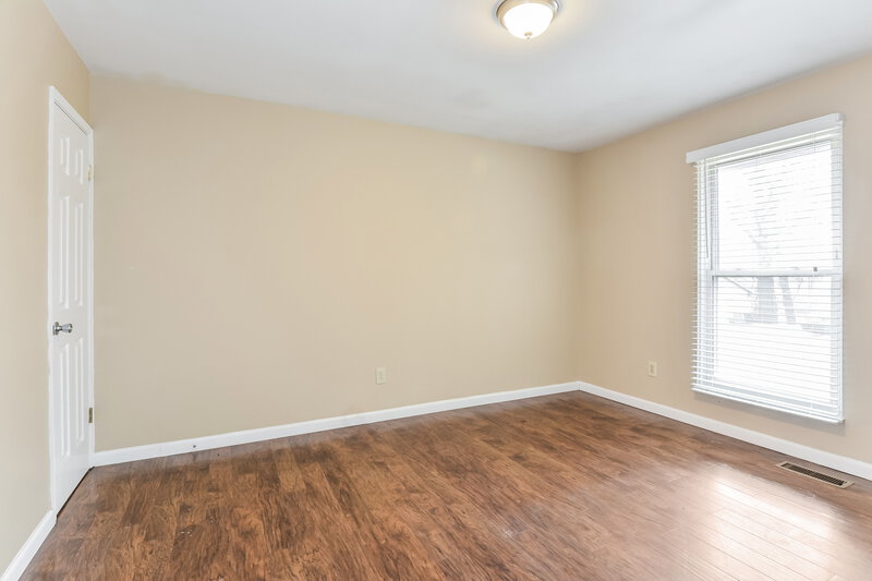 2,015/Mo, 6847 Champaigne Dr Florissant, MO 63033 Bedroom View