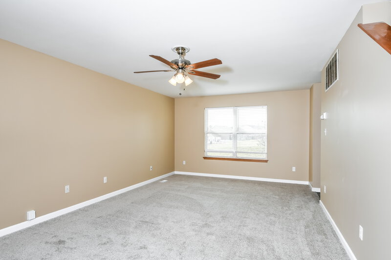 1,880/Mo, 235 Behlmann Meadows Way Florissant, MO 63034 Living Room View