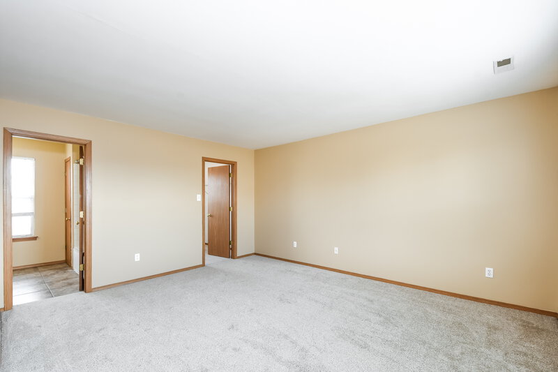 1,880/Mo, 235 Behlmann Meadows Way Florissant, MO 63034 Main Bedroom View 2