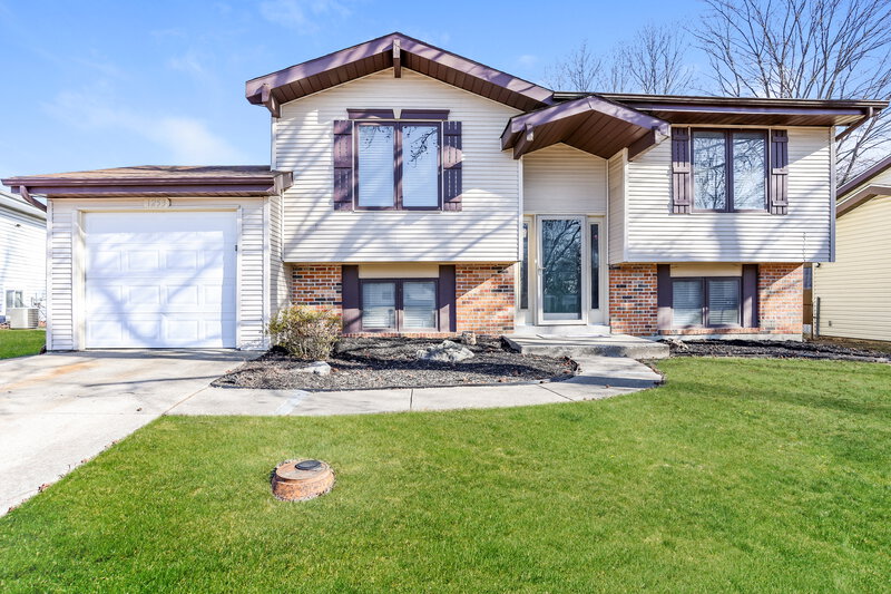 1,887/Mo, 1253 Advance Dr Florissant, MO 63031 External View