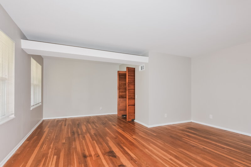 1,385/Mo, 11611 Criterion Ave St. Louis, MO 63138 Living Room View