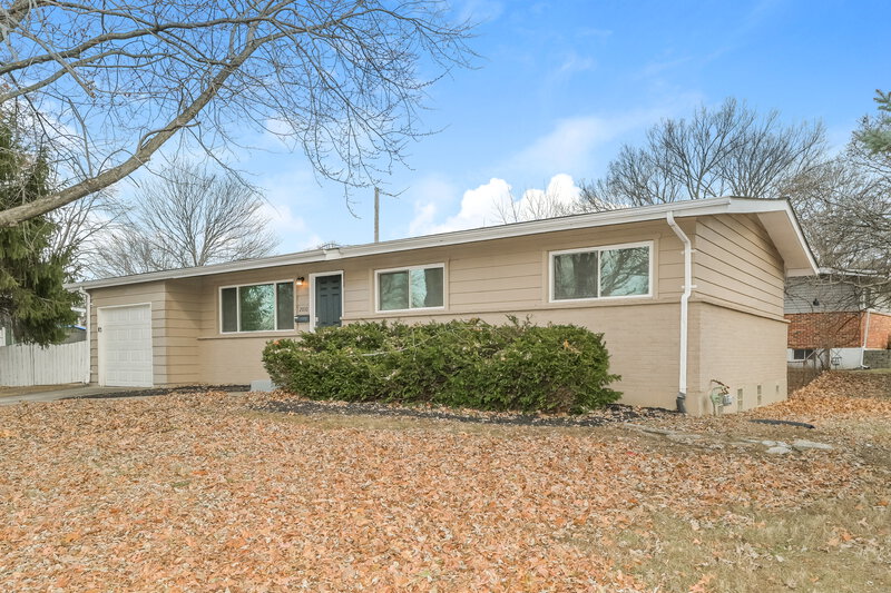 1,780/Mo, 2010 Thunderbird Ave Florissant, MO 63033 Front View