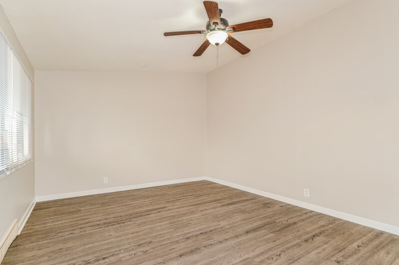 1,780/Mo, 2010 Thunderbird Ave Florissant, MO 63033 Living Room View