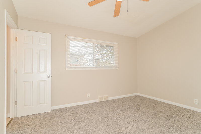 1,780/Mo, 2010 Thunderbird Ave Florissant, MO 63033 Main Bedroom View