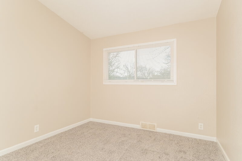 1,780/Mo, 2010 Thunderbird Ave Florissant, MO 63033 Bedroom View