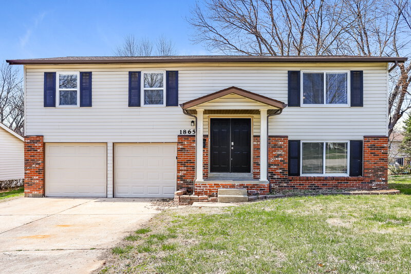 2,170/Mo, 1865 Battlefield Dr Florissant, MO 63031 External View