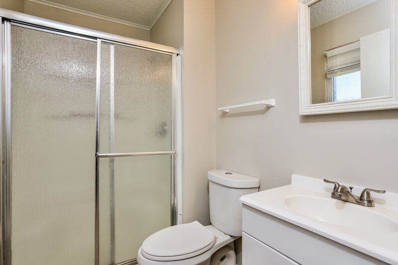 2,170/Mo, 1865 Battlefield Dr Florissant, MO 63031 Main Bathroom View