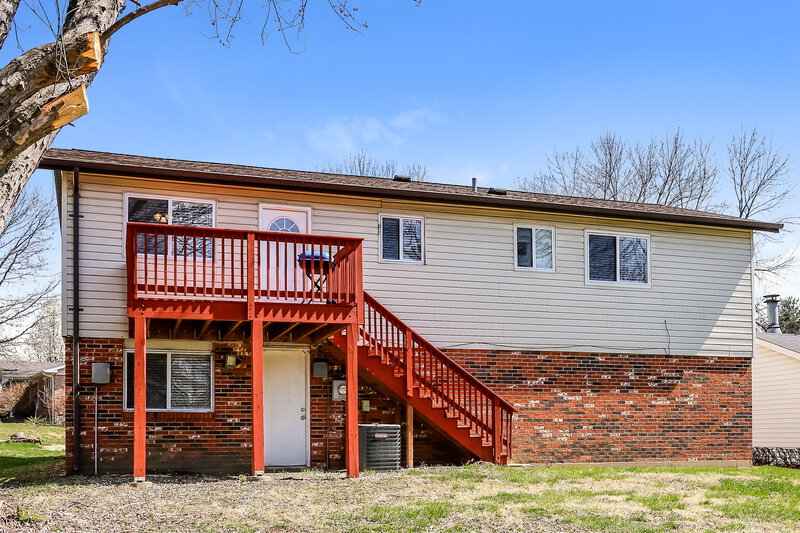 2,170/Mo, 1865 Battlefield Dr Florissant, MO 63031 Rear View