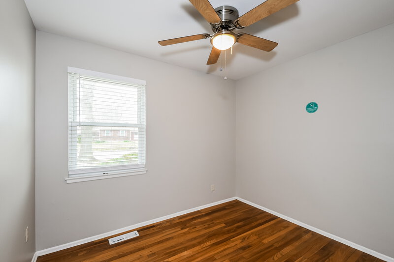 2,060/Mo, 7244 Tannoia Dr Hazelwood, MO 63042 Bedroom View