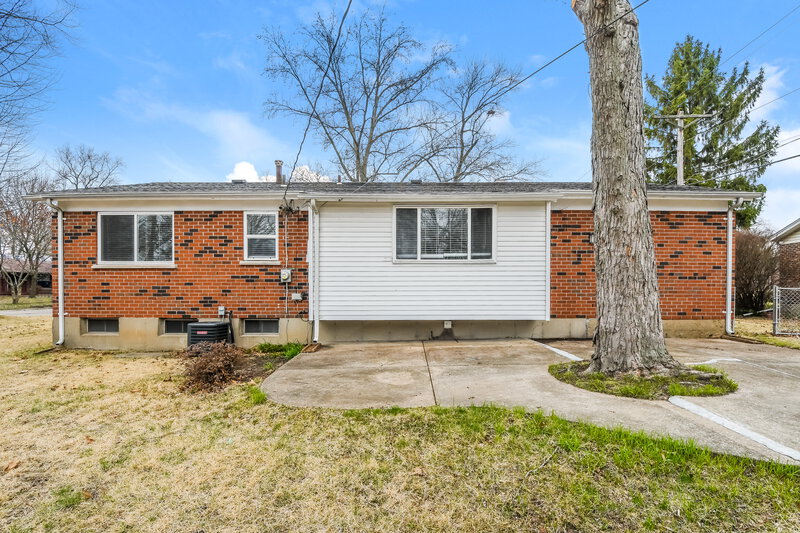 2,060/Mo, 7244 Tannoia Dr Hazelwood, MO 63042 Rear View 2