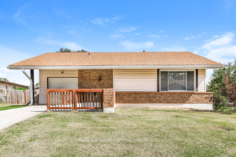 1,890/Mo, 1690 Woodman Dr Florissant, MO 63031 External View