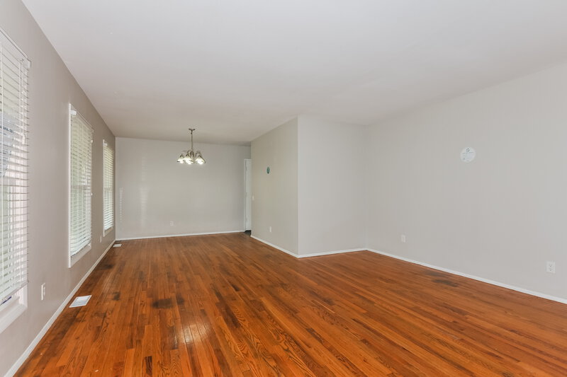 1,775/Mo, 1615 Leisure Dr Florissant, MO 63031 Family Room View