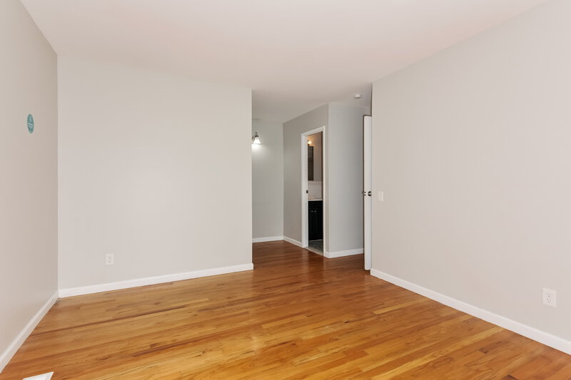 1,775/Mo, 1615 Leisure Dr Florissant, MO 63031 Main Bedroom View 2