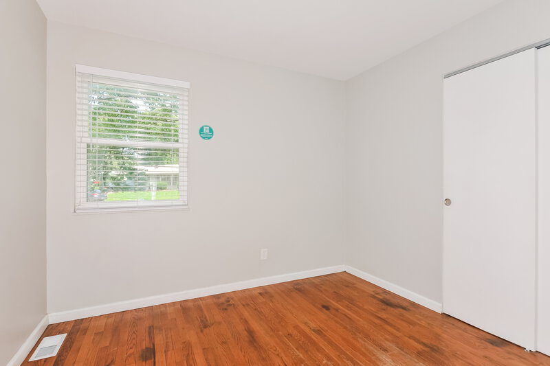 1,775/Mo, 1615 Leisure Dr Florissant, MO 63031 Bedroom View