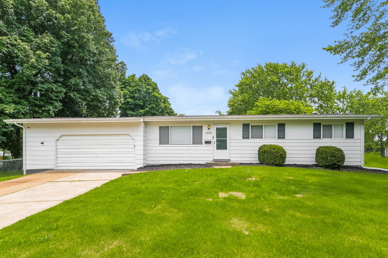 1,615/Mo, 1450 Night Dr Florissant, MO 63031 External View