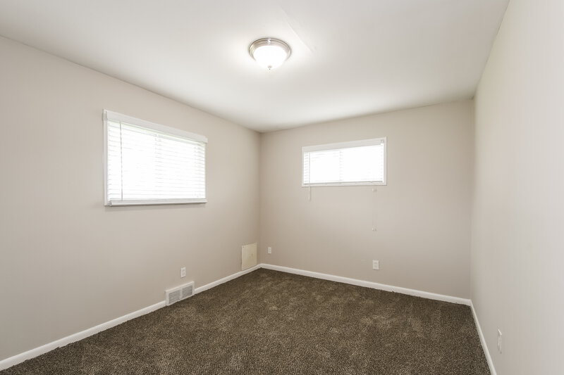 1,650/Mo, 1230 Acredale Dr Florissant, MO 63033 Misc View 8