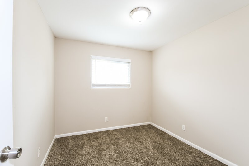 1,650/Mo, 1230 Acredale Dr Florissant, MO 63033 Misc View 10